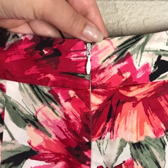 WHBM Pink Floral High Rise A-Line Skirt - Picture 4 of 9